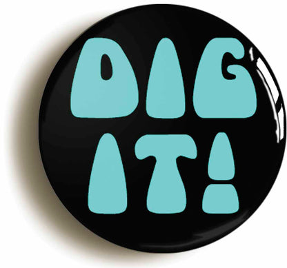 A picture of a fridge magnet