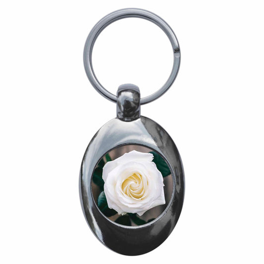 A picture of the front of the product, titled White Rose Flower Metal Keyring With Trolley Coin