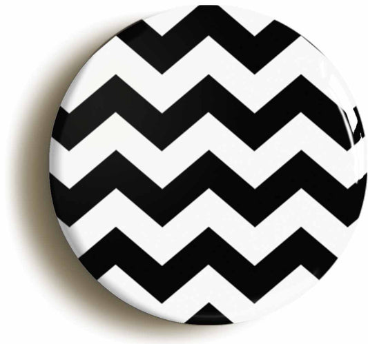 A picture of the front of the product, titled Mod Zig Zag Pattern Retro Sixties Button Pin Badge